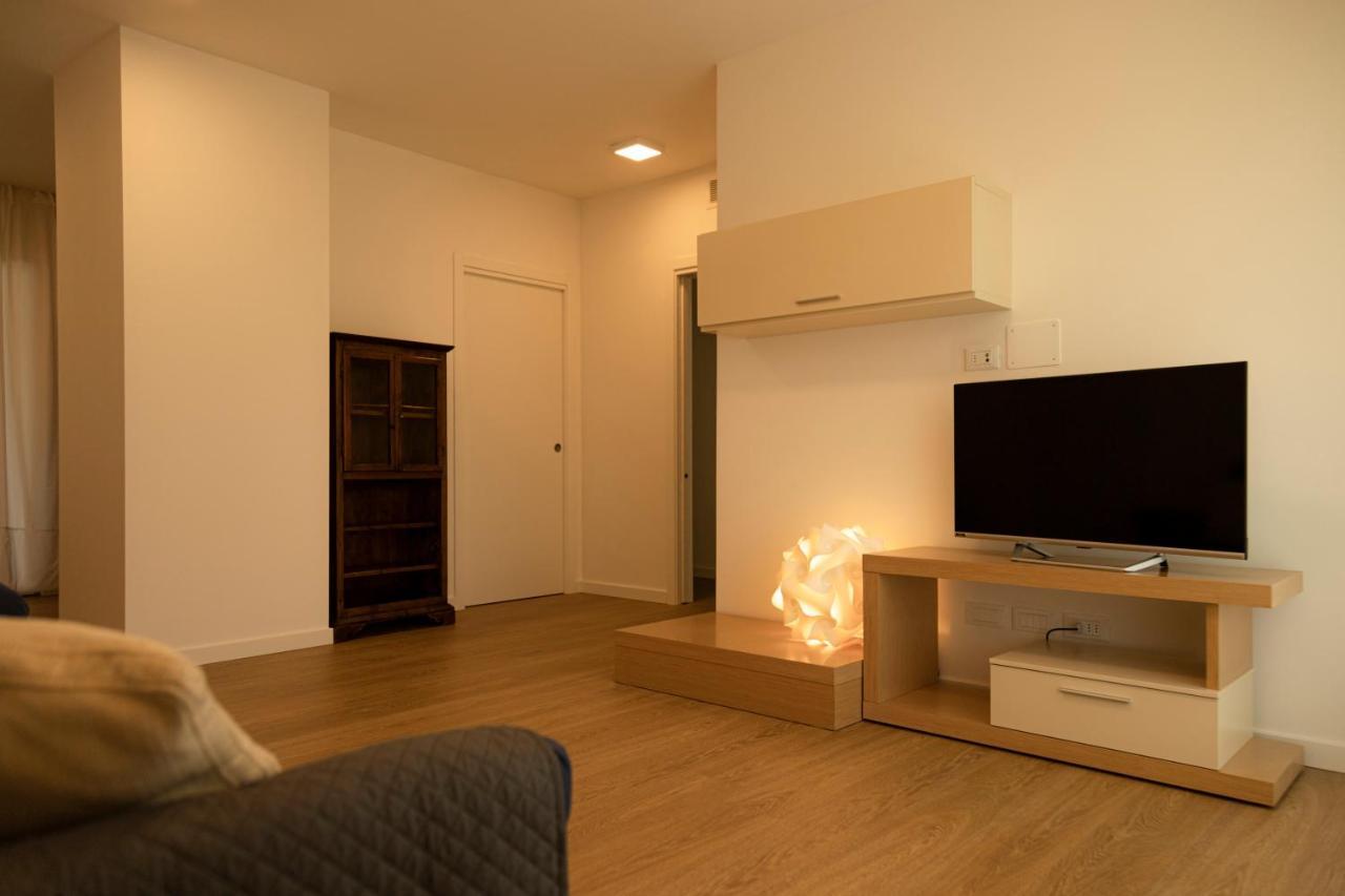 Holiday Apartments Giulia - Blue بياتراموراتا المظهر الخارجي الصورة