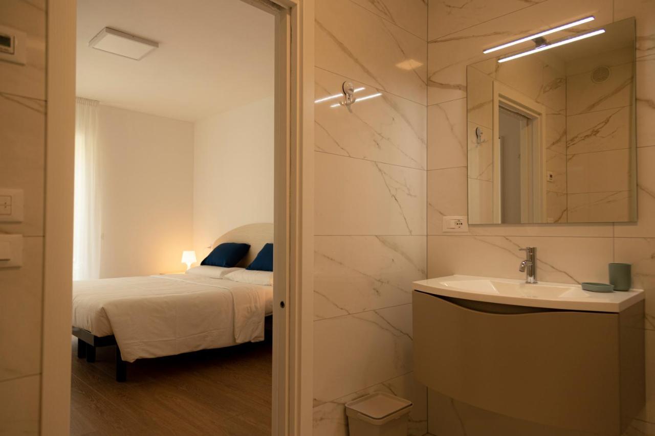 Holiday Apartments Giulia - Blue بياتراموراتا المظهر الخارجي الصورة